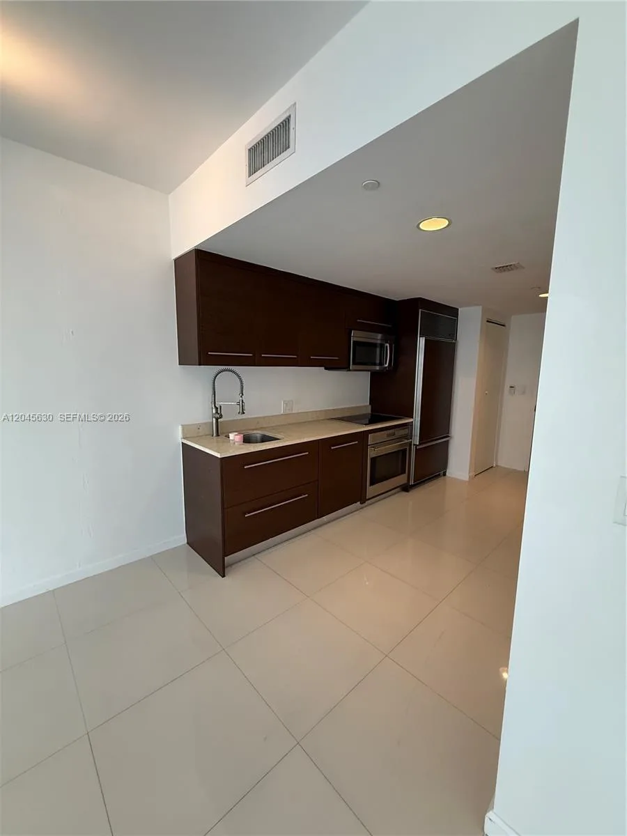 495 Brickell Ave # 3106, Miami, FL 33131 photo 5