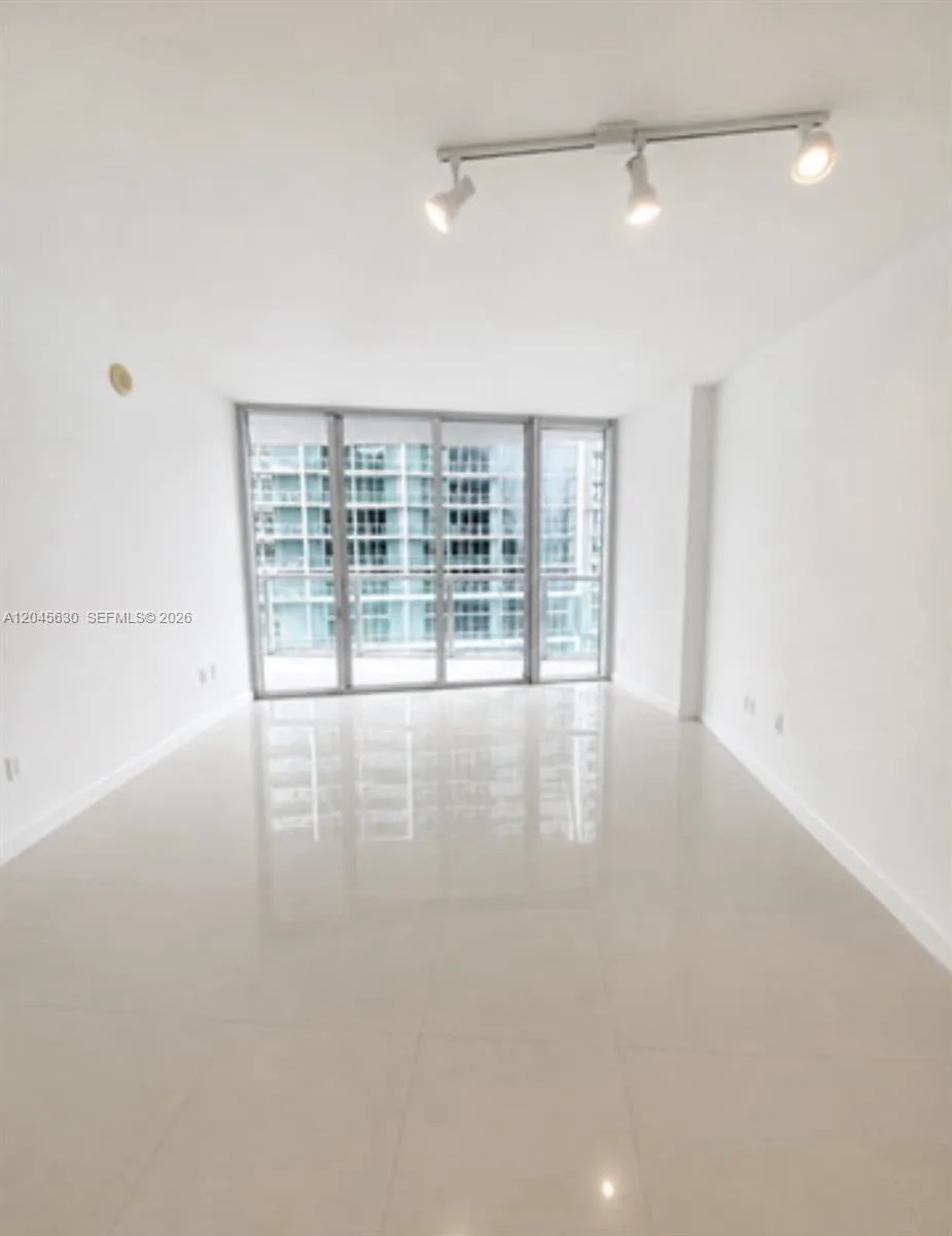 495 Brickell Ave # 3106, Miami, FL 33131 photo 8