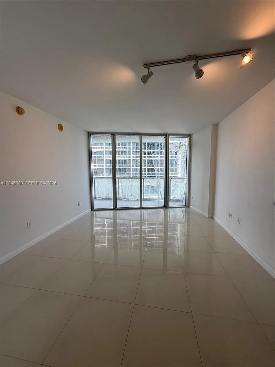 495 Brickell Ave # 3106, Miami, FL 33131 photo 9