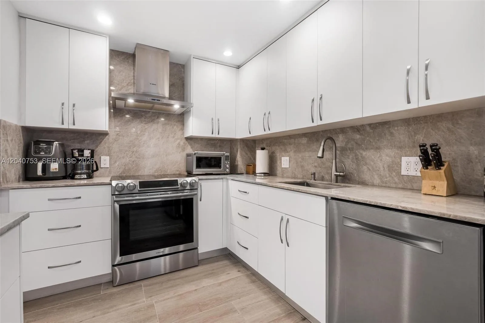 90 Edgewater Dr # PH03, Coral Gables, FL 33133 photo 6