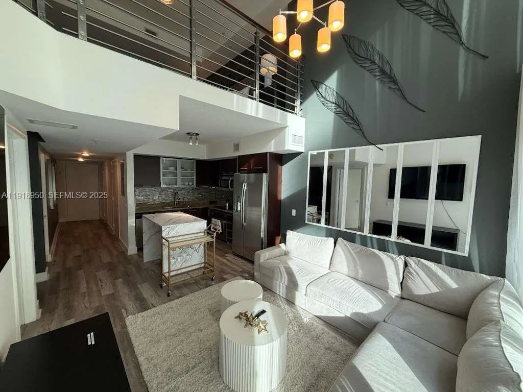 41 SE 5th St # 708, Miami, FL 33131