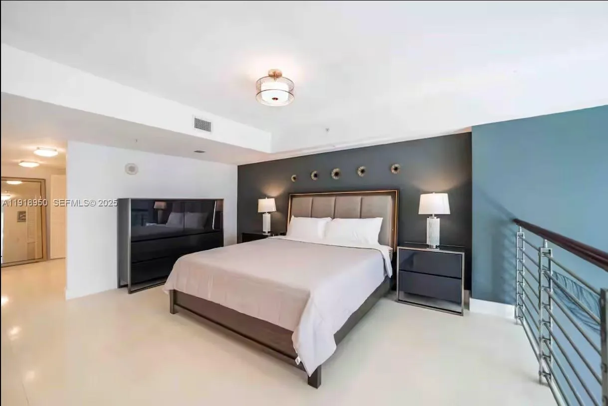 41 SE 5th St # 708, Miami, FL 33131 photo 13