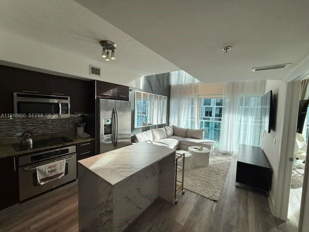 41 SE 5th St # 708, Miami, FL 33131 photo 3