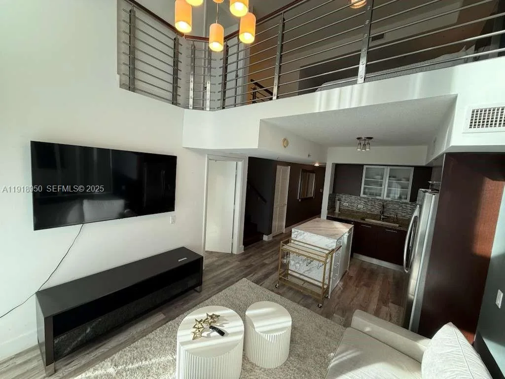 41 SE 5th St # 708, Miami, FL 33131 photo 4