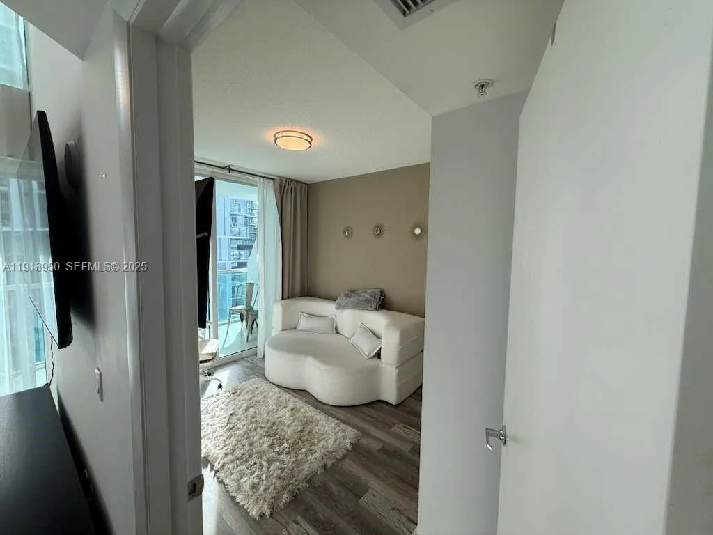 41 SE 5th St # 708, Miami, FL 33131 photo 6