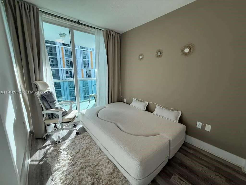 41 SE 5th St # 708, Miami, FL 33131 photo 9