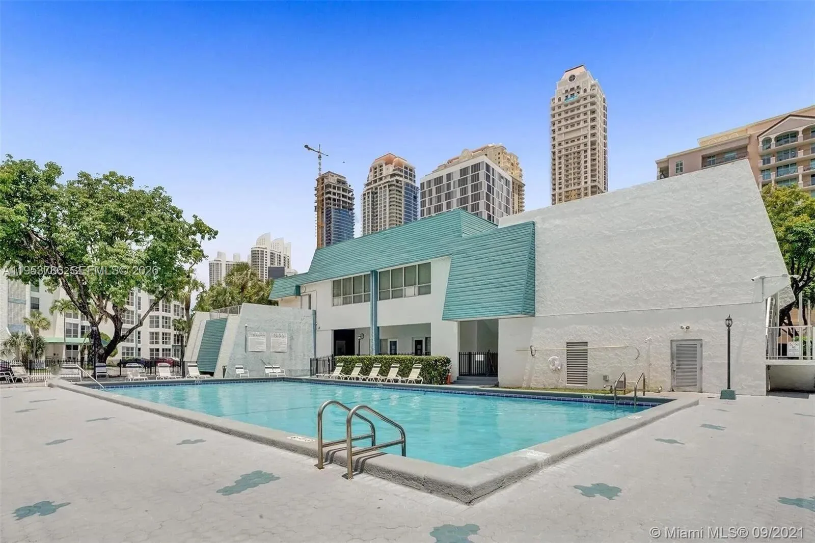 200 177th Dr # 416, Sunny Isles Beach, FL 33160 photo 2