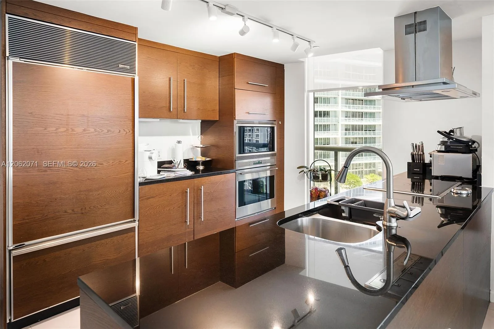 495 Brickell Ave # 1802, Miami, FL 33131 photo 6