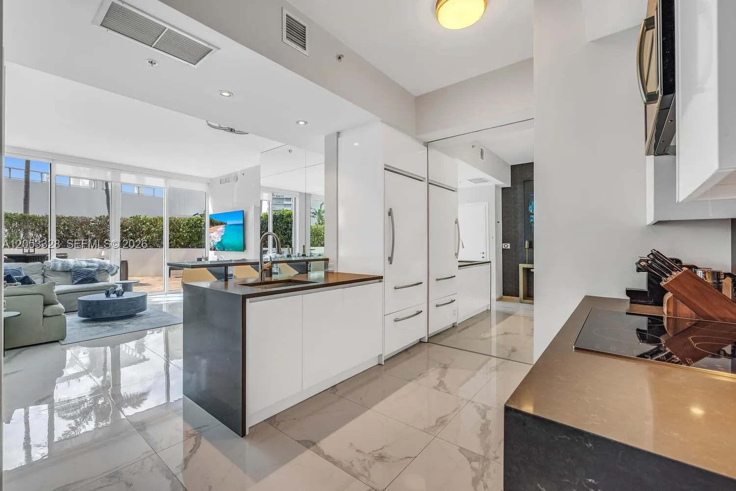 50 S Pointe Dr # 510, Miami Beach, FL 33139 photo 3