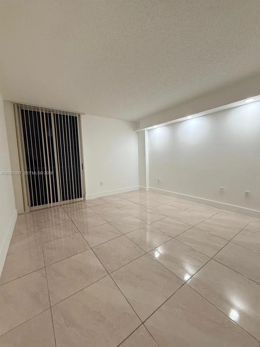 5091 NW 7th St # 1009, Miami, FL 33126 photo 7