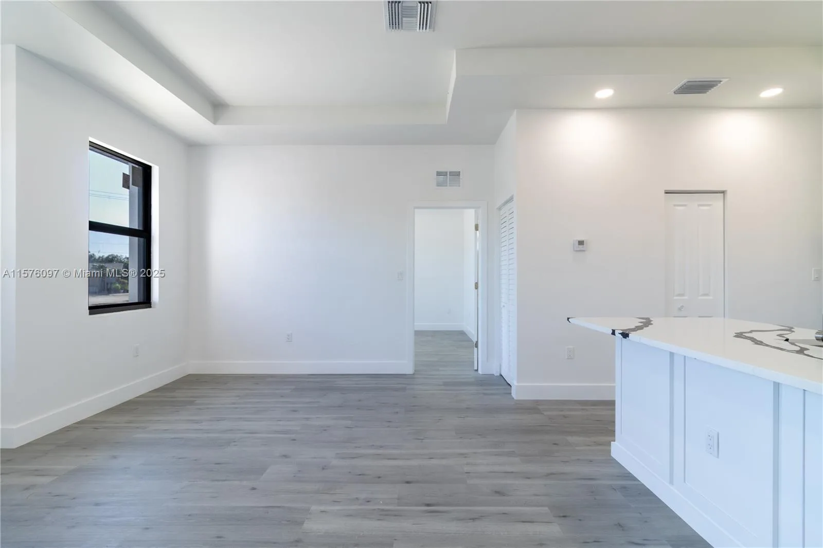 734 Veronica S Shoemaker Blvd, Fort Myers, FL 33916 photo 4