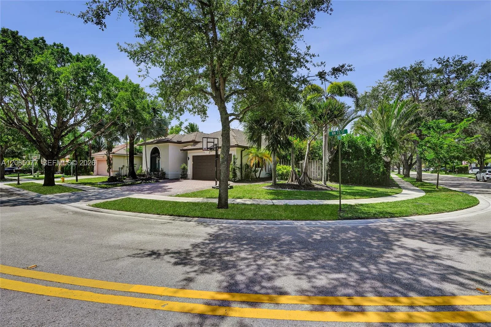 14298 NW 23rd St, Pembroke Pines, FL 33028 — zdjęcie 2