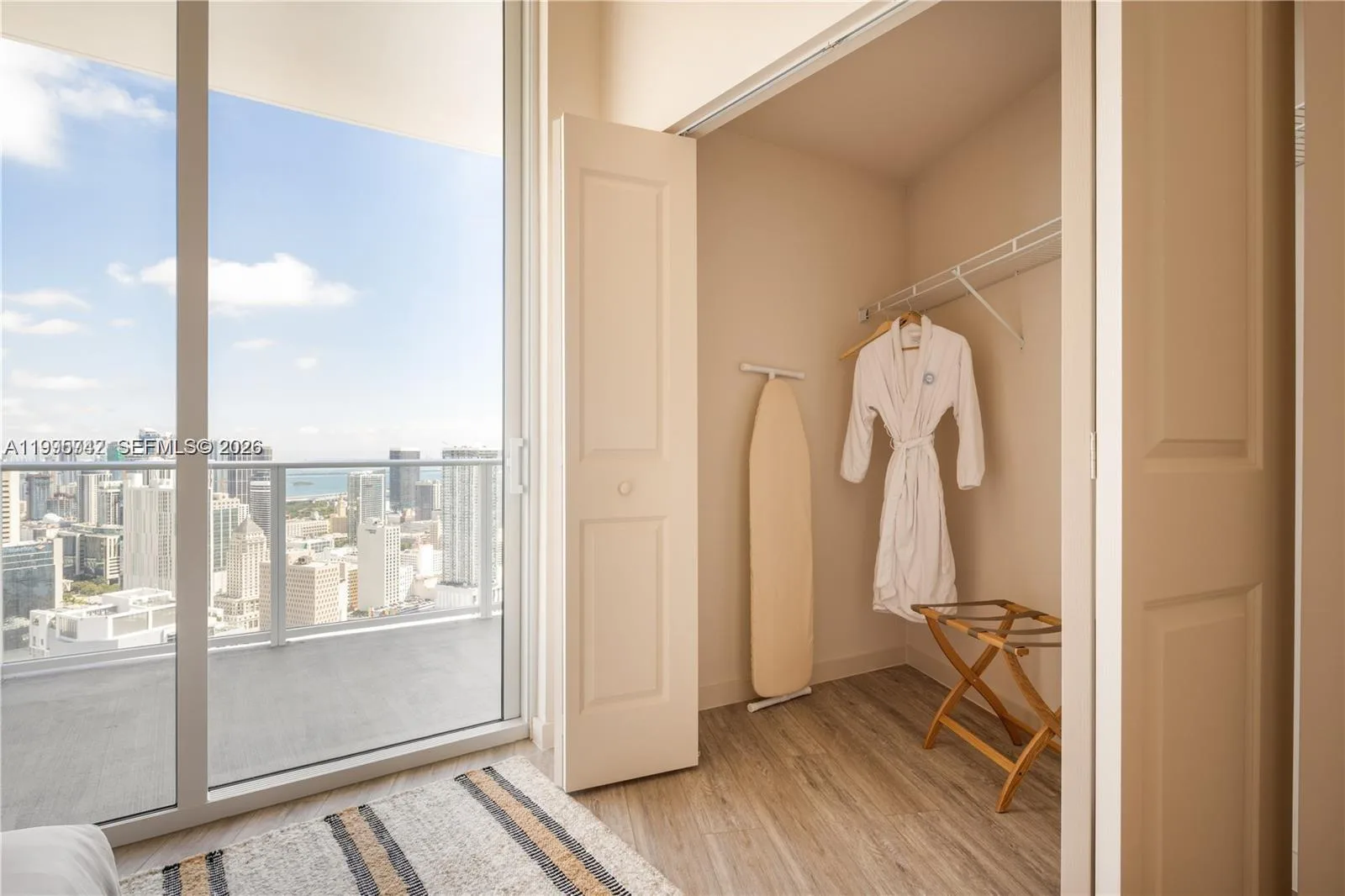 275 SW 6th St # 806, Miami, FL 33130 photo 9