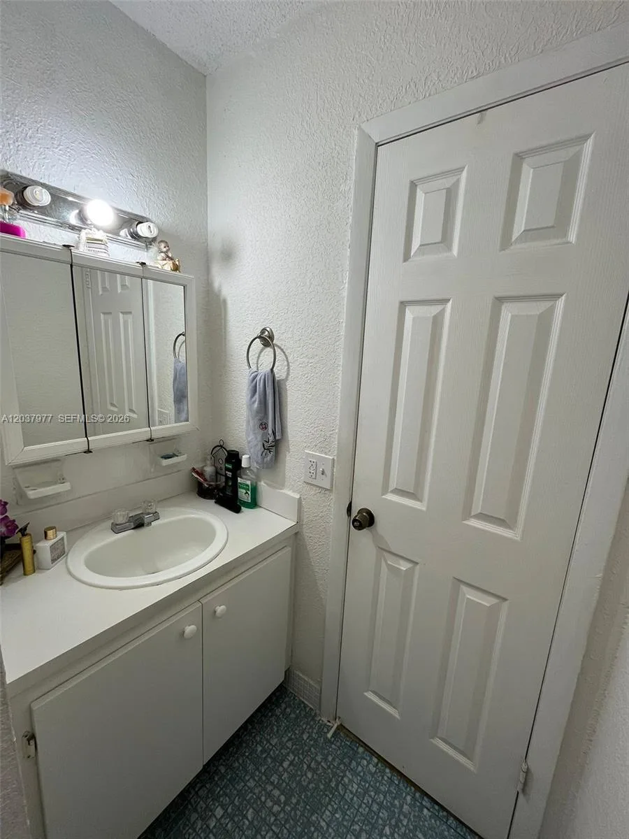 525 W 69th St # 207, Hialeah, FL 33014 photo 7