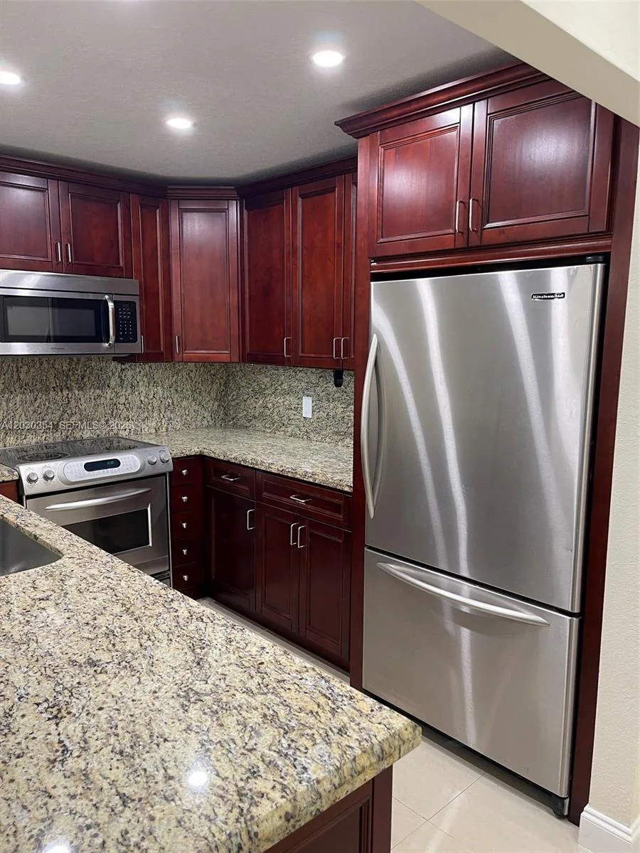 5911 NE 14th Ln # 205S, Fort Lauderdale, FL 33334 photo 4