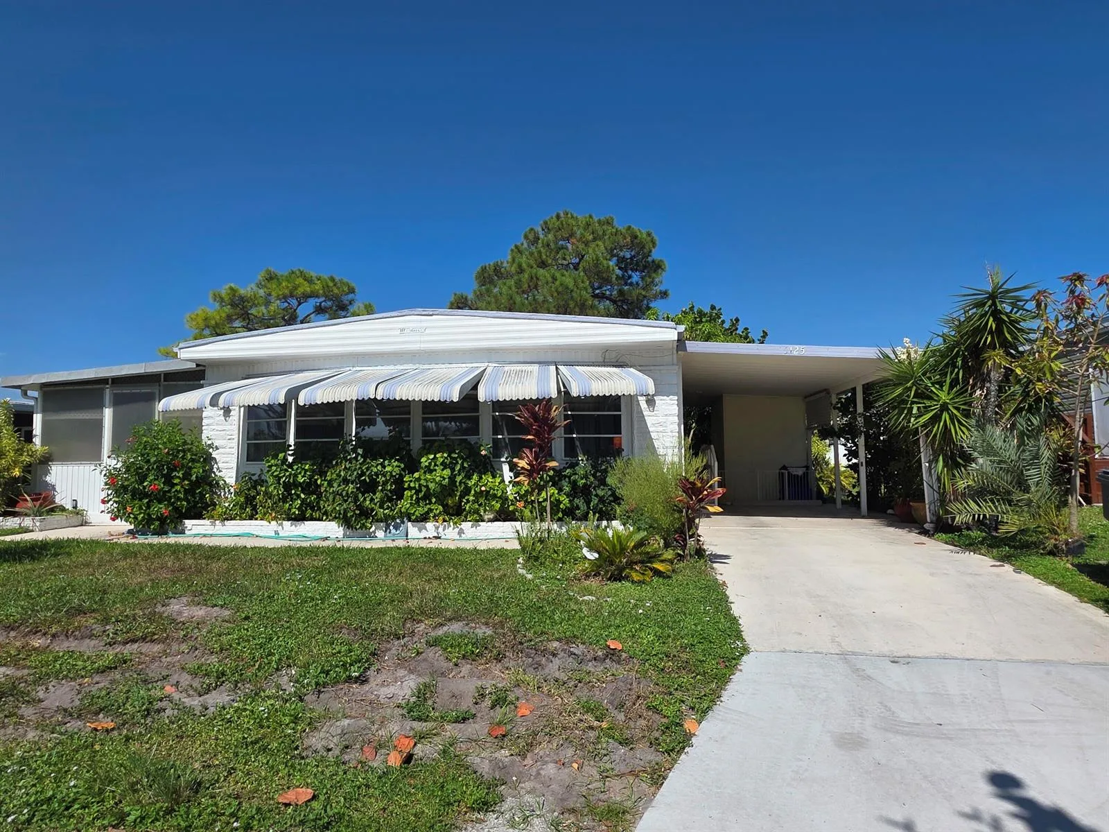 6125 N Guava Lane, Atlantis, FL 33462