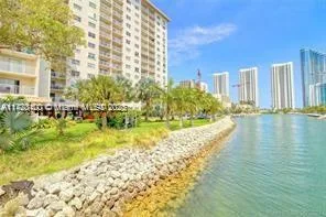 400 Kings Point Dr # 106, Sunny Isles Beach, FL 33160 photo 12