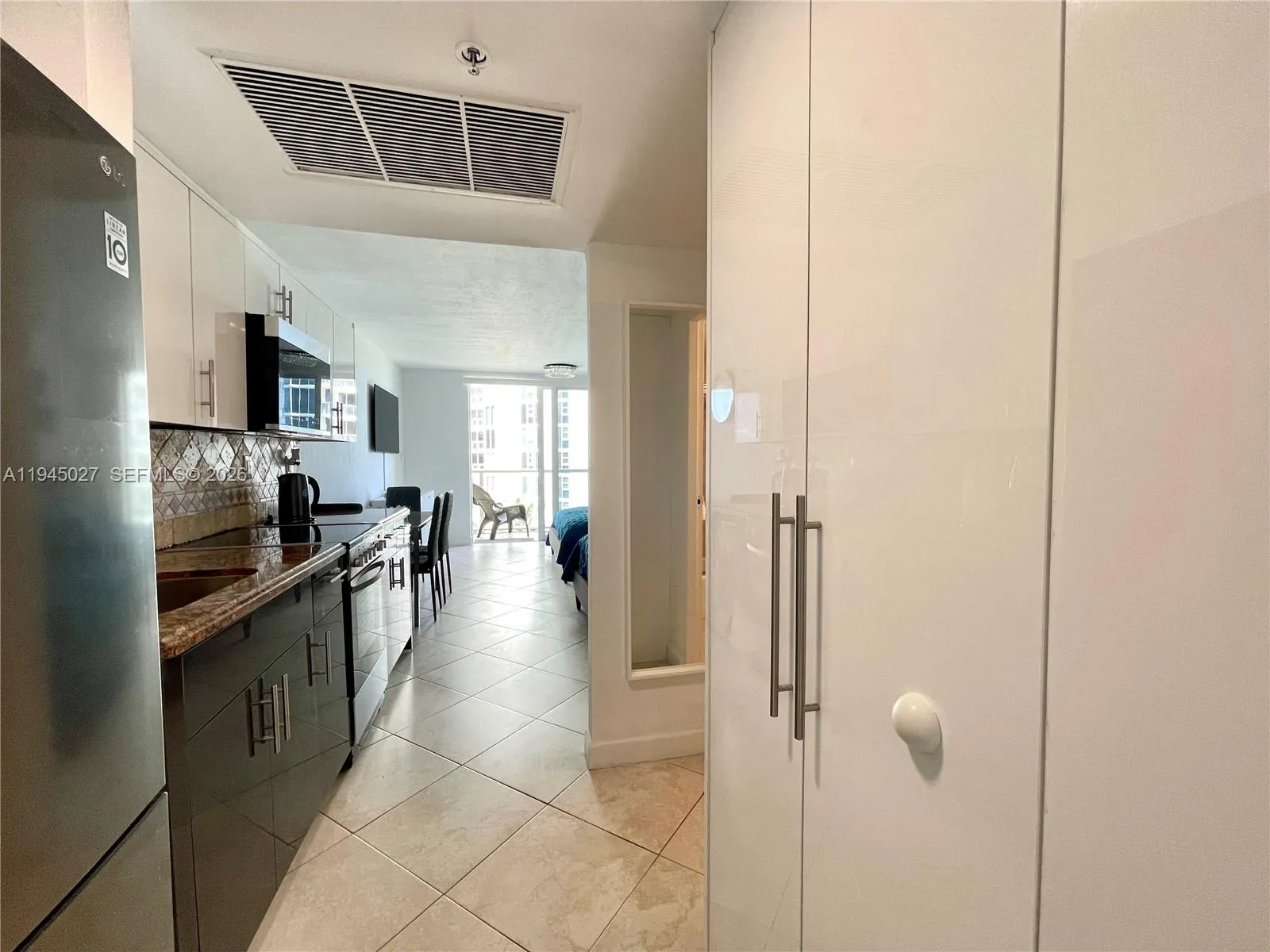 19201 Collins Ave # 420, Sunny Isles Beach, FL 33160 photo 11