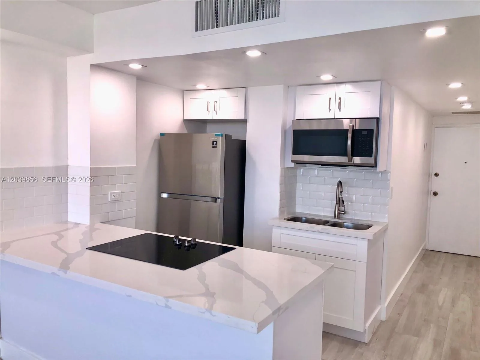 905 Brickell Bay Dr # 2029, Miami, FL 33131 photo 3