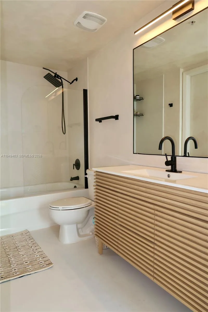 1861 NW S River Dr # 2505, Miami, FL 33125 photo 3