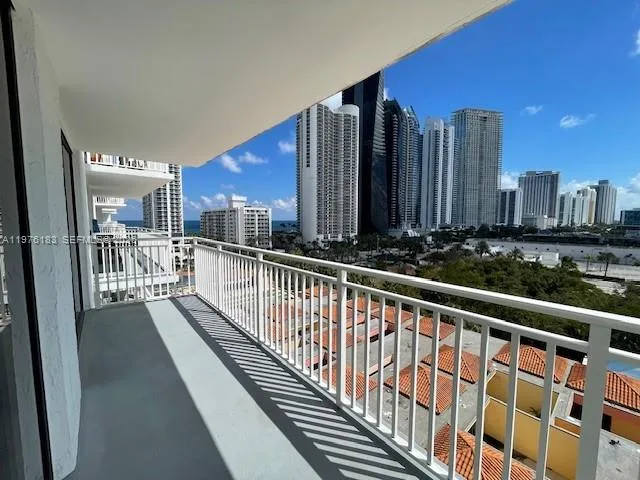 210 174th St # 1006, Sunny Isles Beach, FL 33160