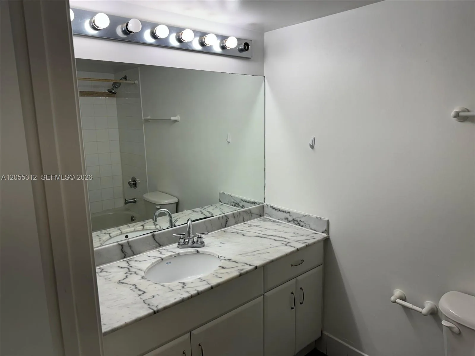 1200 Brickell Bay Dr # 2310, Miami, FL 33131 photo 9