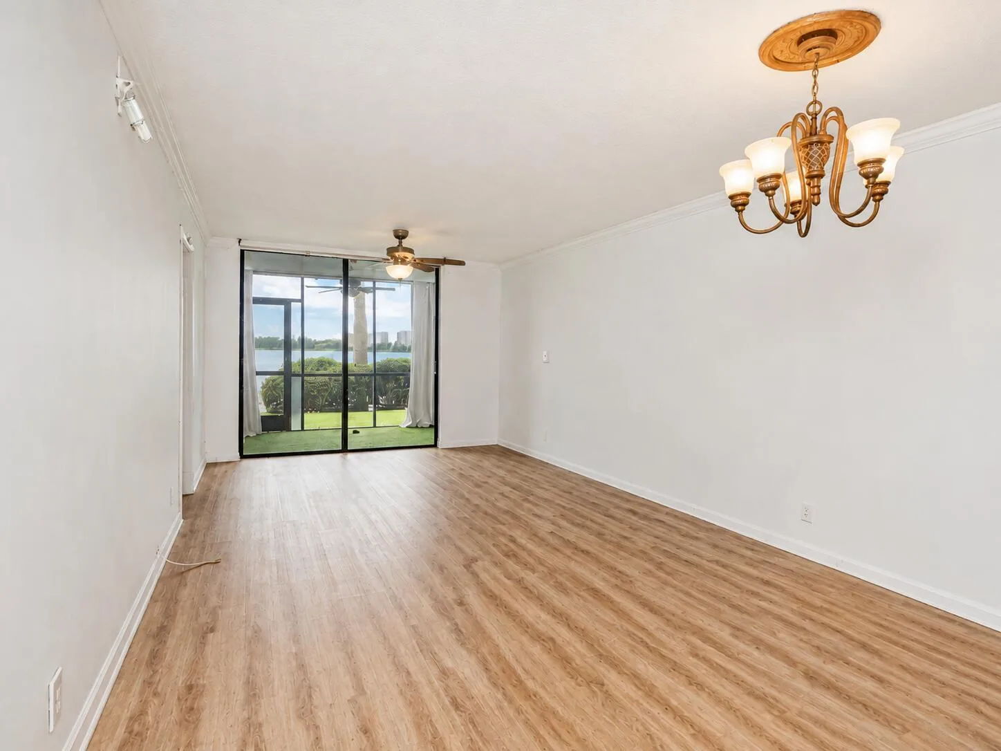 110 LAKE EMERALD Drive # 103, Oakland Park, FL 33309