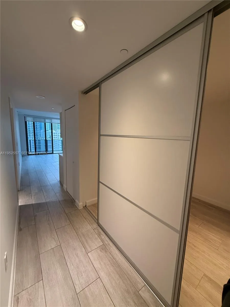 45 SW 9th St # 1004, Miami, FL 33130 photo 2