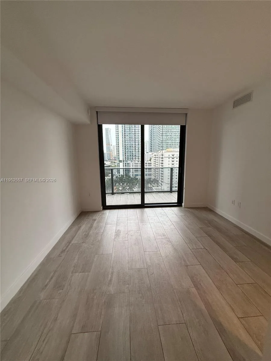 45 SW 9th St # 1004, Miami, FL 33130 photo 6