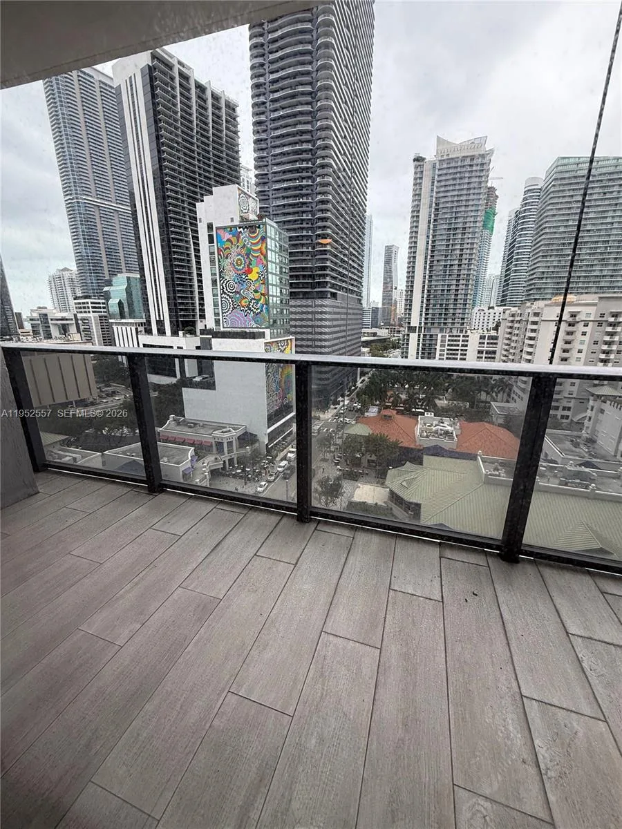 45 SW 9th St # 1004, Miami, FL 33130 photo 7
