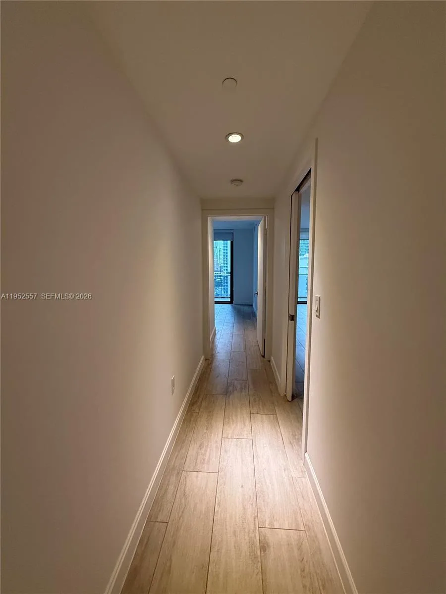 45 SW 9th St # 1004, Miami, FL 33130 photo 8