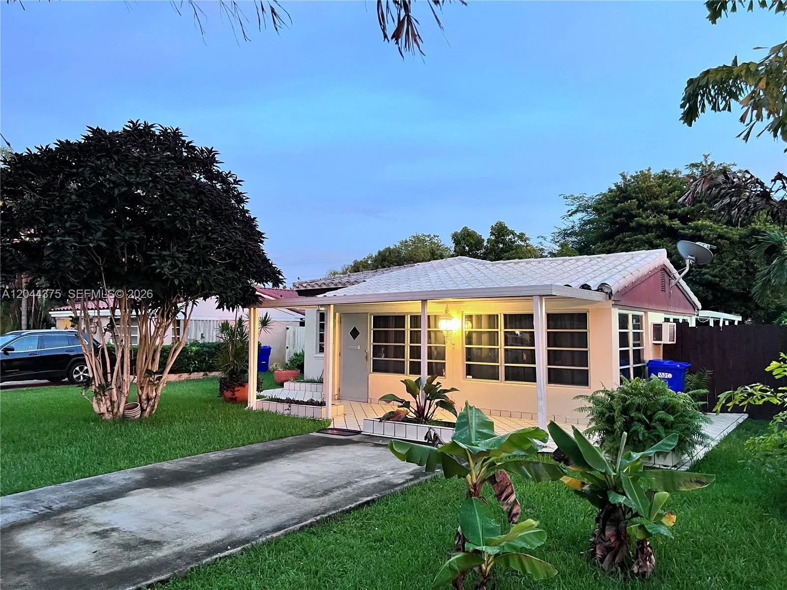2082 NE 180th St # 2082, North Miami Beach, FL 33162
