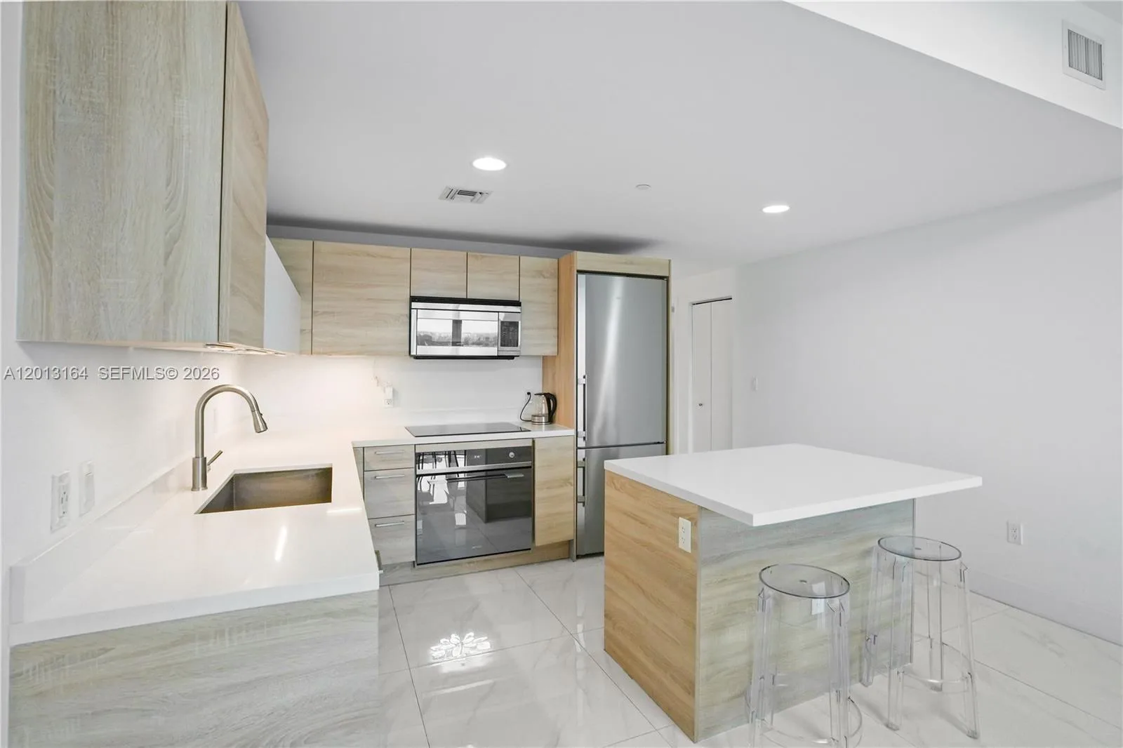 16385 Biscayne Blvd # 1402, North Miami Beach, FL 33160 photo 7