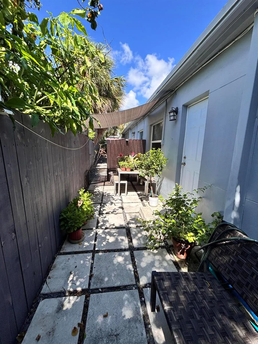 1345 NE 15TH Avenue # 1, Fort Lauderdale, FL 33304 photo 9