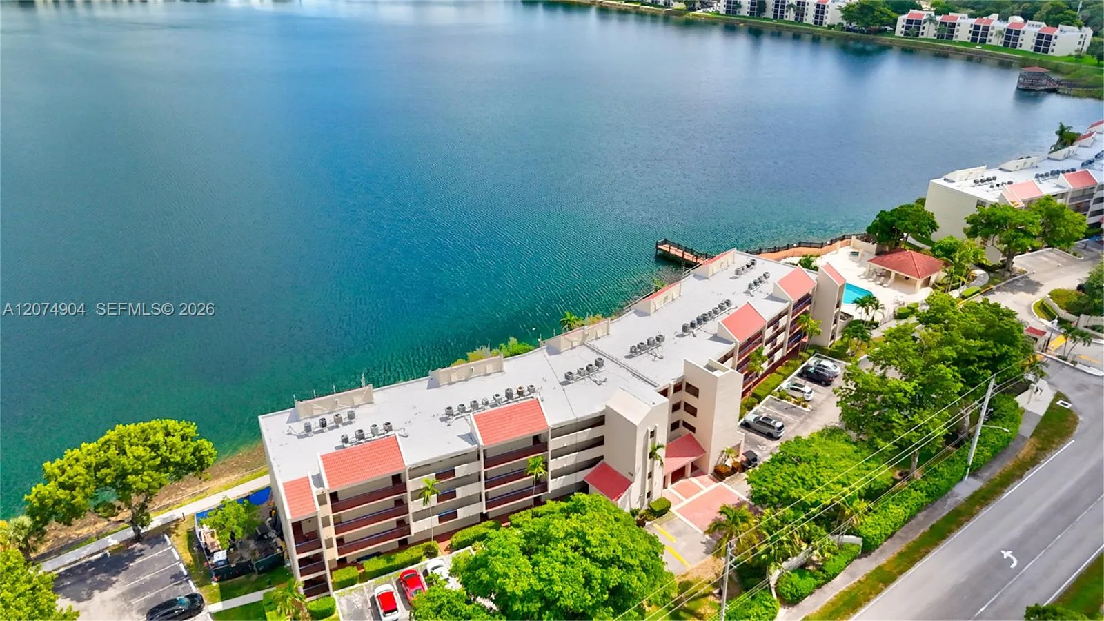 114 Lake Emerald Dr # 409, Oakland Park, FL 33309