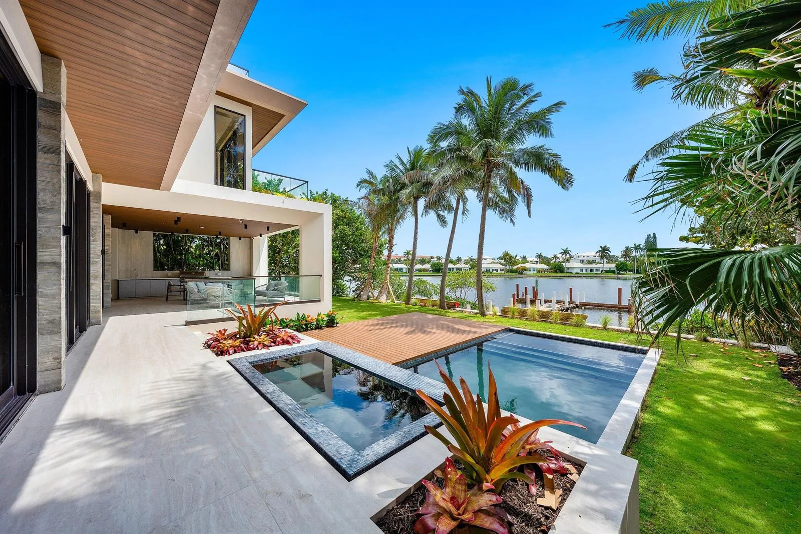 5 Barefoot Lane, Lantana, FL 33462