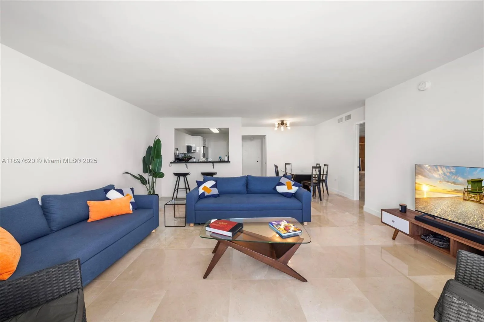 5555 Collins Ave # 14E, Miami Beach, FL 33140 photo 10
