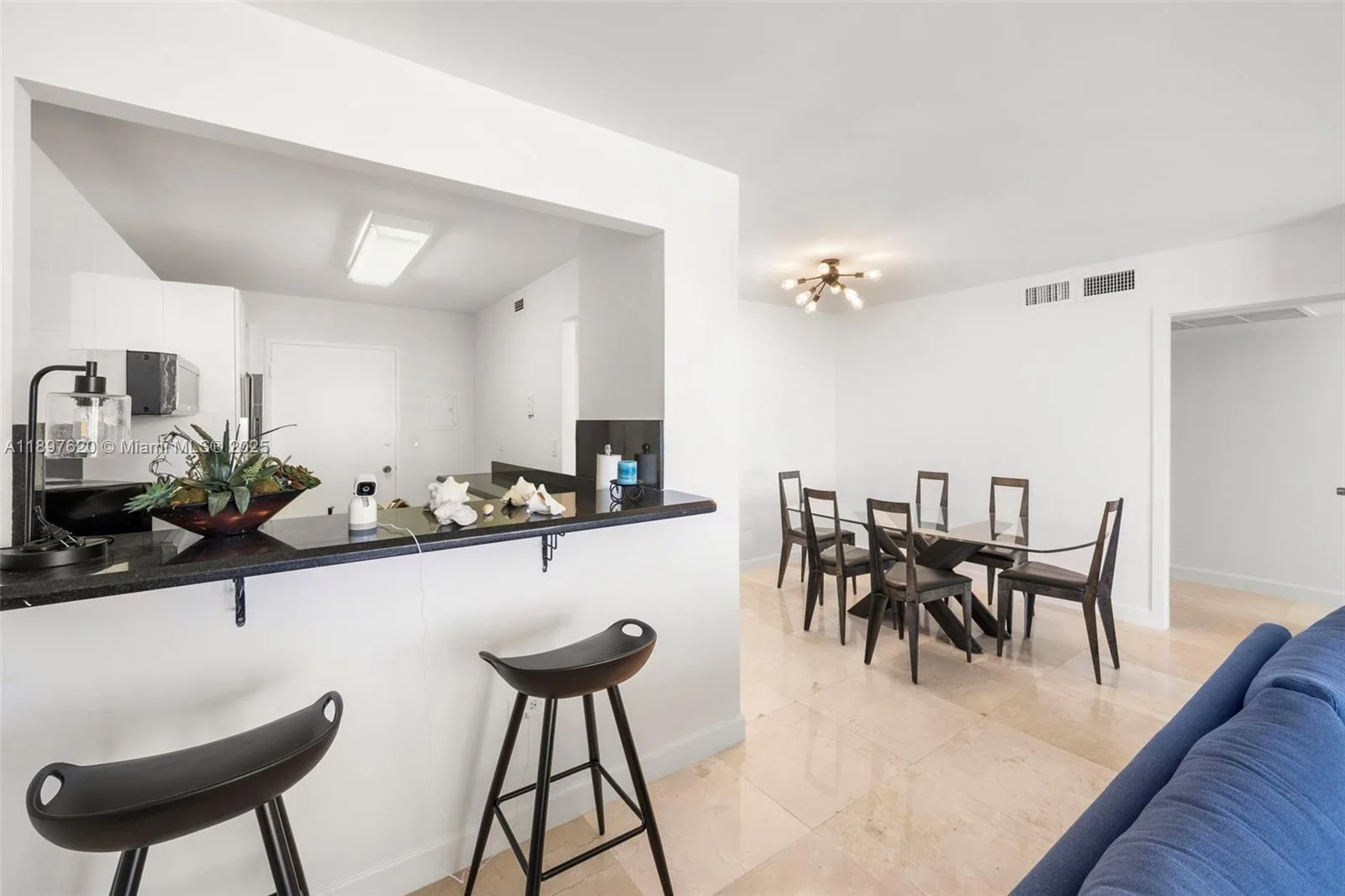 5555 Collins Ave # 14E, Miami Beach, FL 33140 photo 11