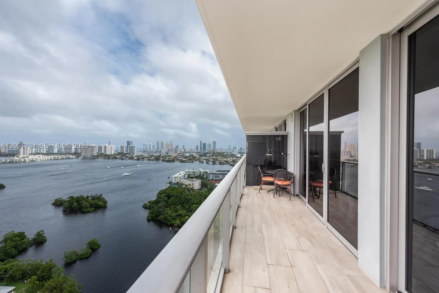 16385 Biscayne Blvd # 2904, North Miami Beach, FL 33160