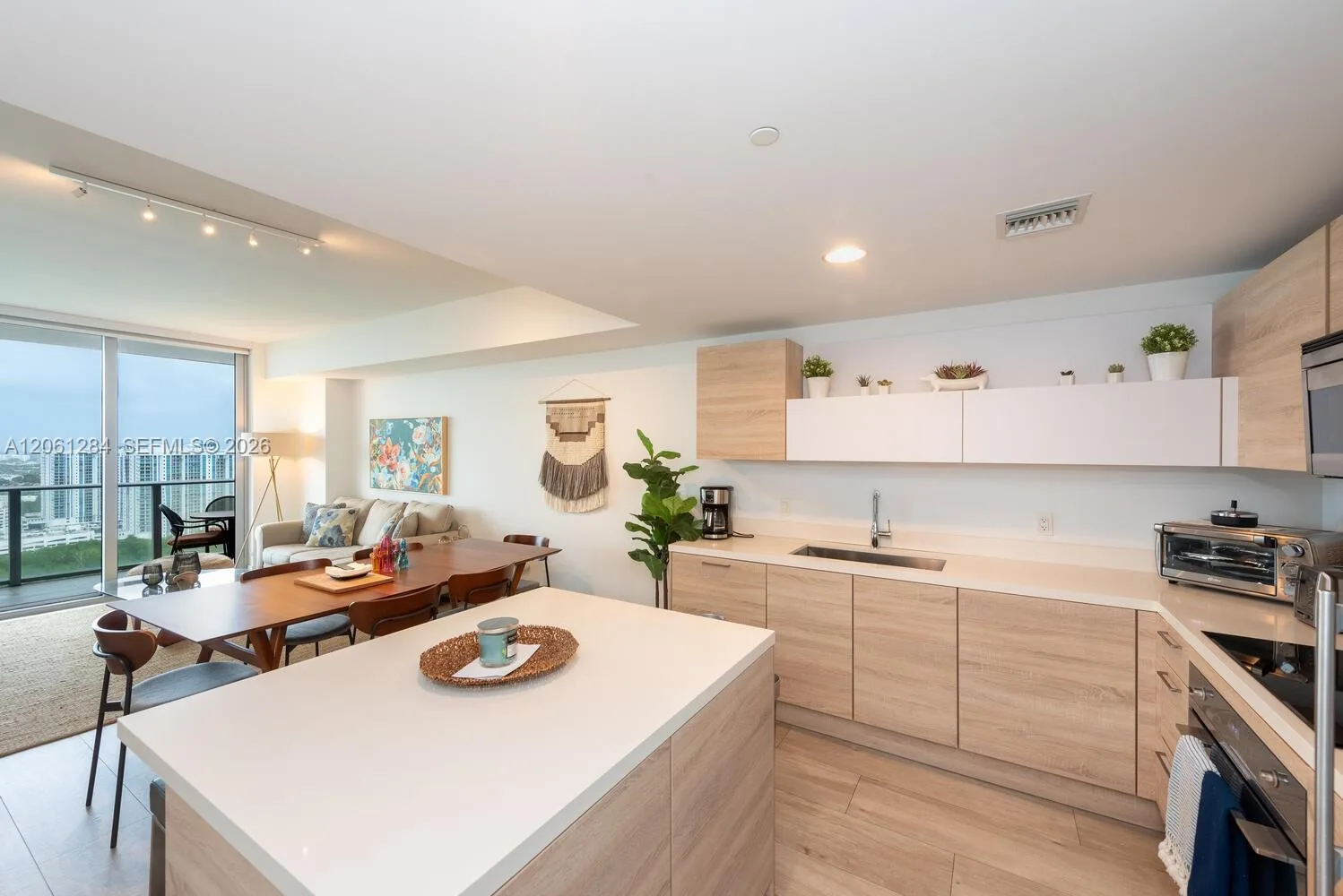 16385 Biscayne Blvd # 2904, North Miami Beach, FL 33160 photo 9