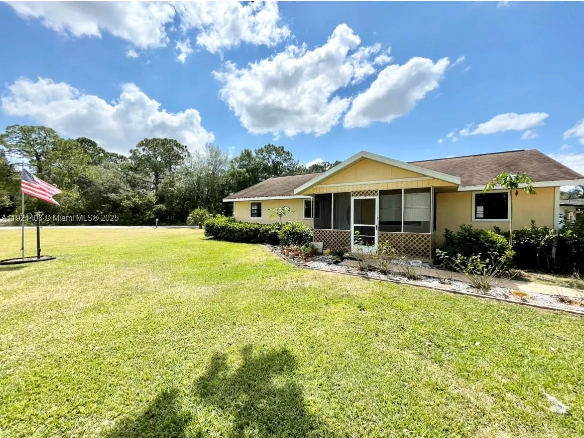 203 Eleanor Blvd, Lake Placid, FL 33852 photo 2