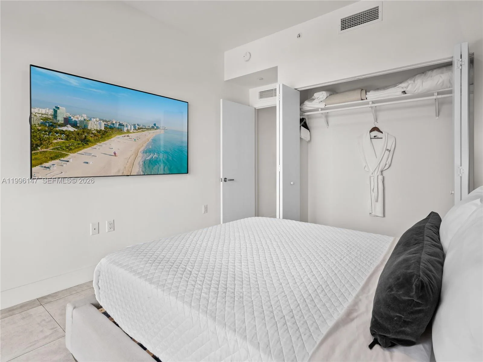 239 SW 9th St # 1403, Miami, FL 33130 photo 9