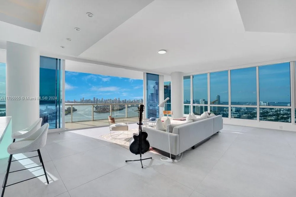 100 S Pointe Dr # 3601, Miami Beach, FL 33139 photo 2