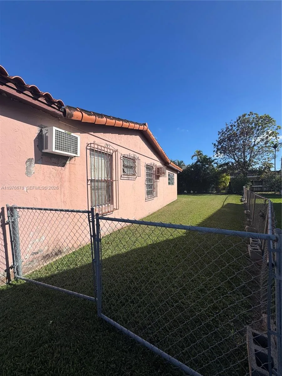 10730 SW 66th Dr, Miami, FL 33173 photo 4