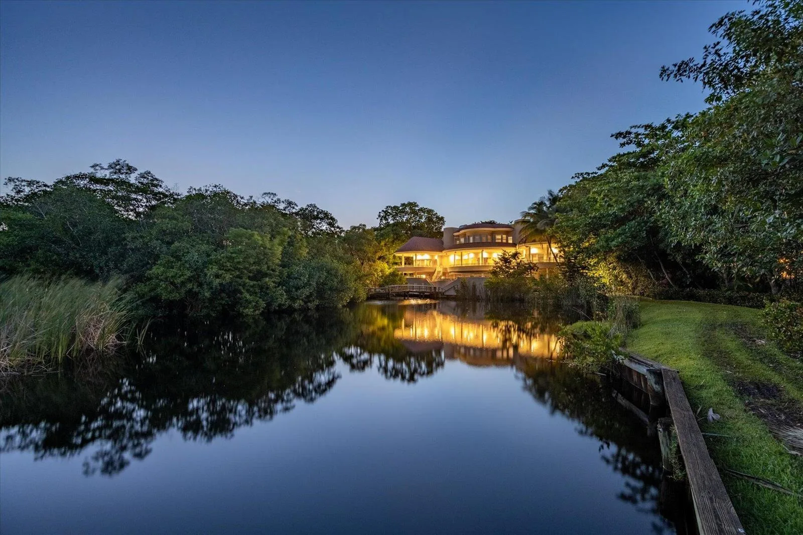49 W High Point Road, Sewalls Point, FL 34996