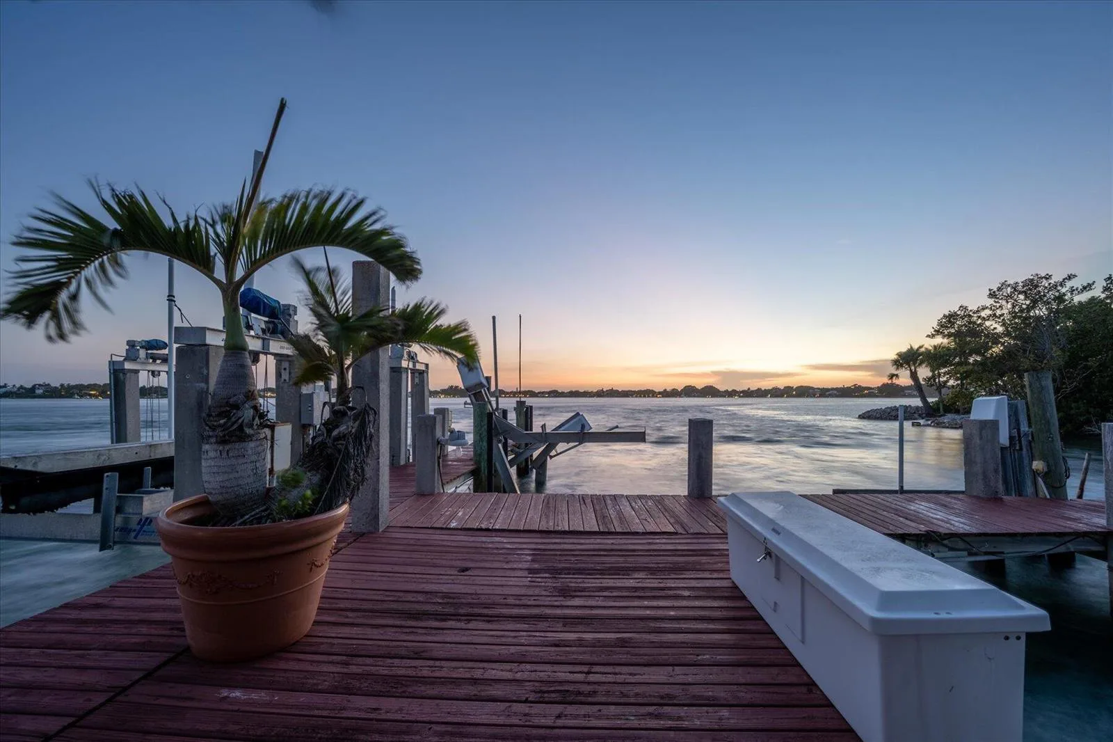 49 W High Point Road, Sewalls Point, FL 34996 photo 5