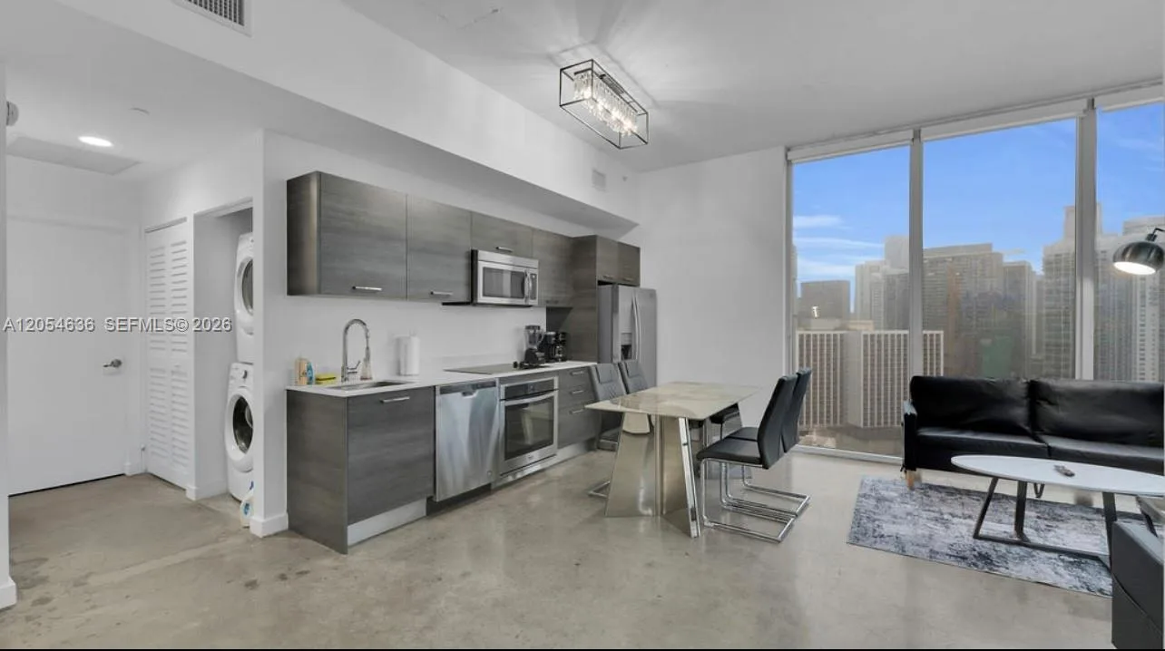 151 SE 1st St # 2411, Miami, FL 33131 photo 7