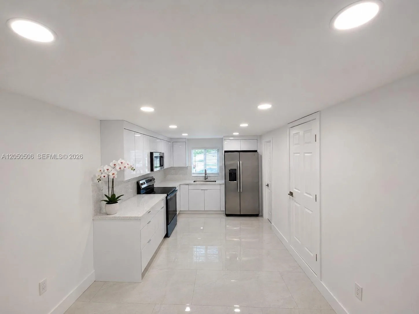 5190 E 1st Ave # B, Hialeah, FL 33013 photo 2