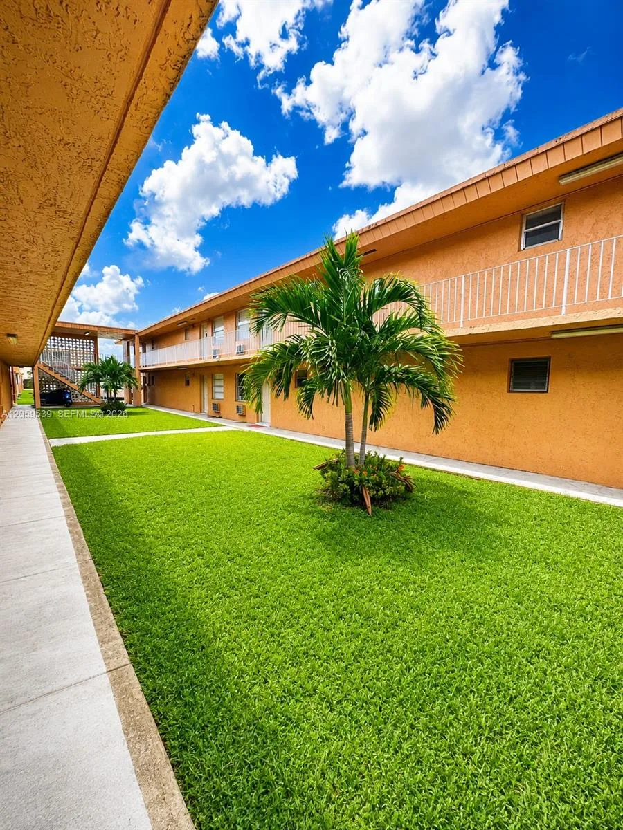 6850 W 14th Ct # A24, Hialeah, FL 33014 photo 9