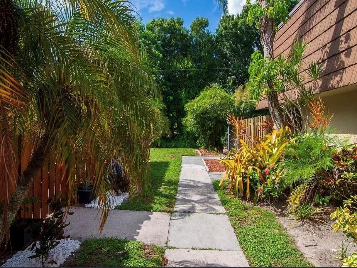 1166 6th Avenue # B8, Vero Beach, FL 32960 photo 3
